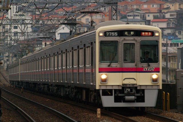 京王電鉄7000系